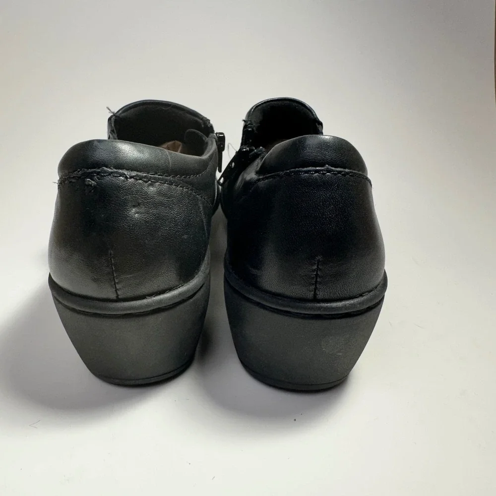 Clarks Collection Black Leather Wedge Loafers Side Zip Shoes Womens Size 8 M